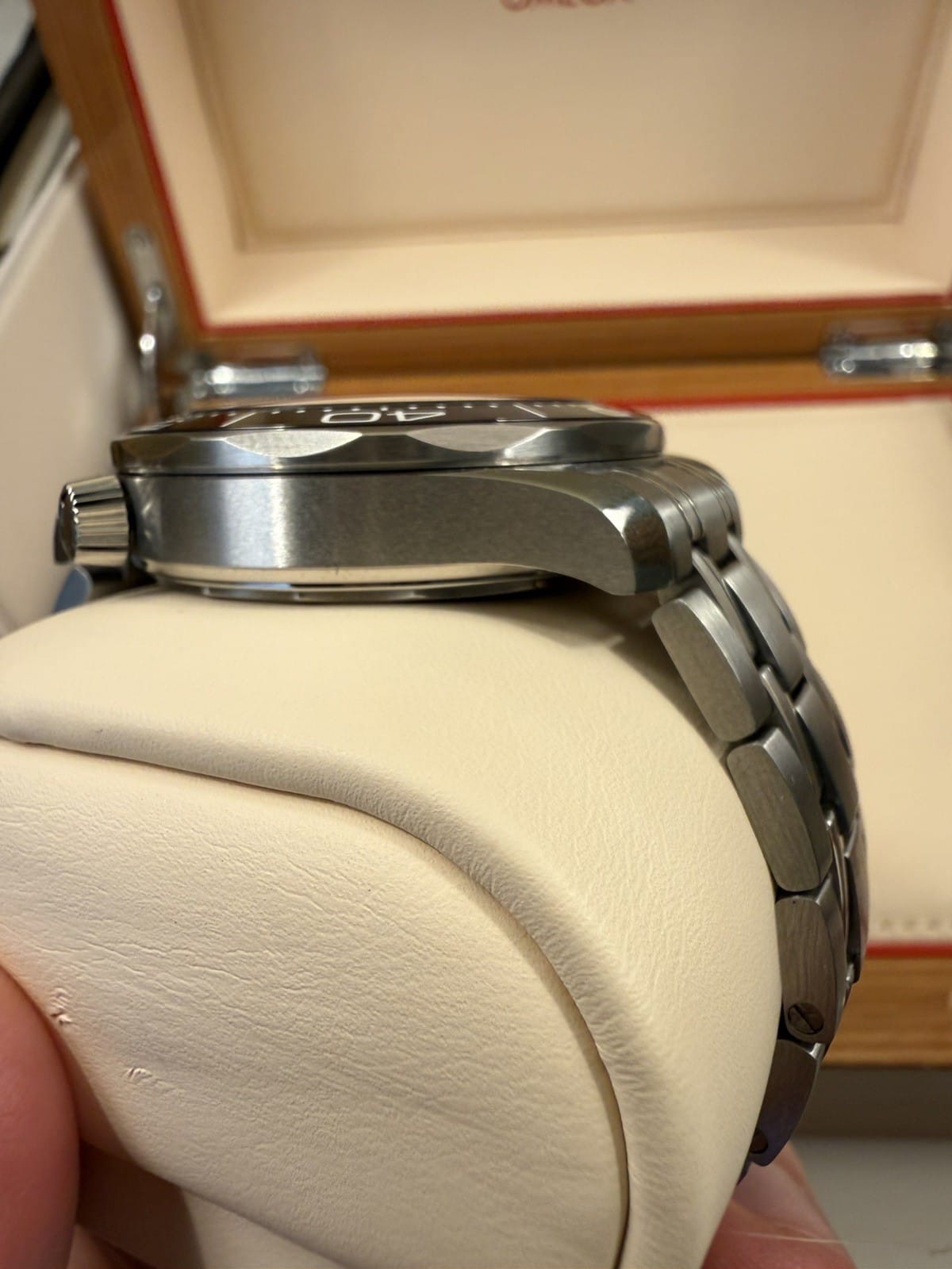 OMEGA Seamaster Diver 300M 210.30.42.20.01.001 Cadran Noir Modèle 2021 – Image 9