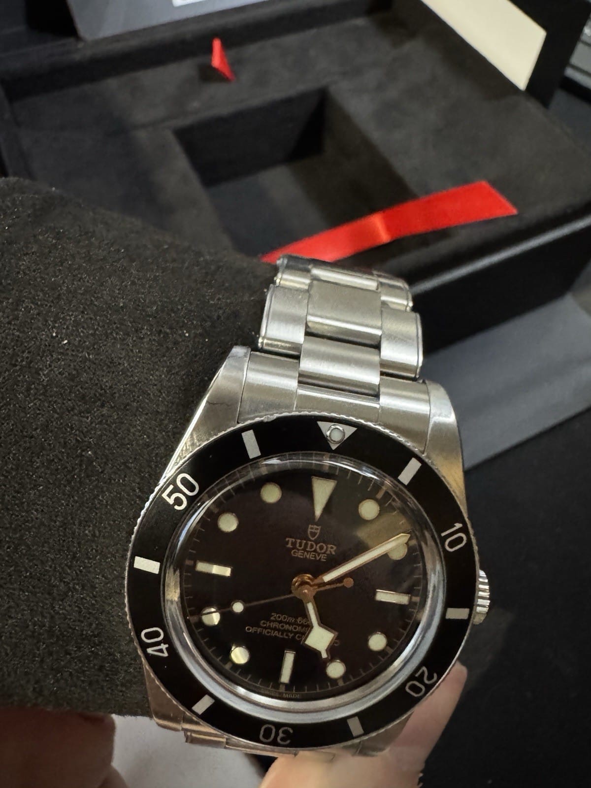 TUDOR Black Bay 54 avec demi-liaison, coffret complet 2025, boîte et papiers M79000N – Image 3