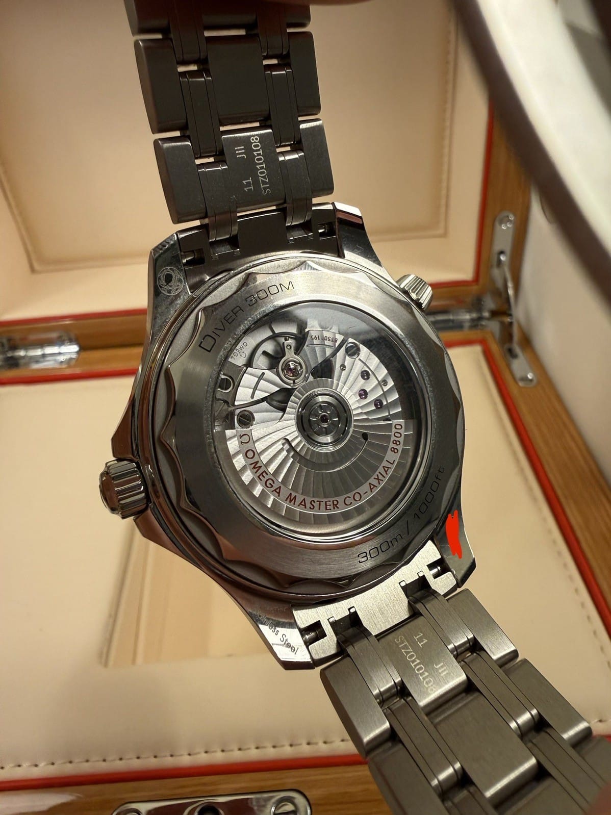 OMEGA Seamaster Diver 300M 210.30.42.20.01.001 Cadran Noir Modèle 2021 – Image 14