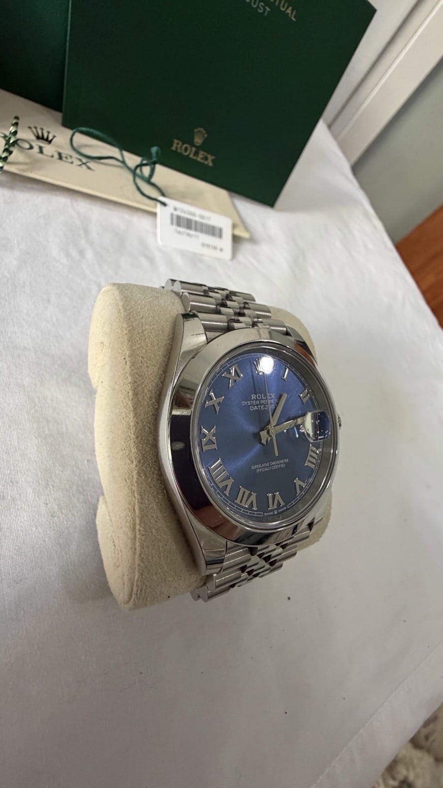 Rolex Datejust 41 126300 Cadran bleu à chiffres romains, bracelet Jubilee - Coffret complet B&P – Image 2