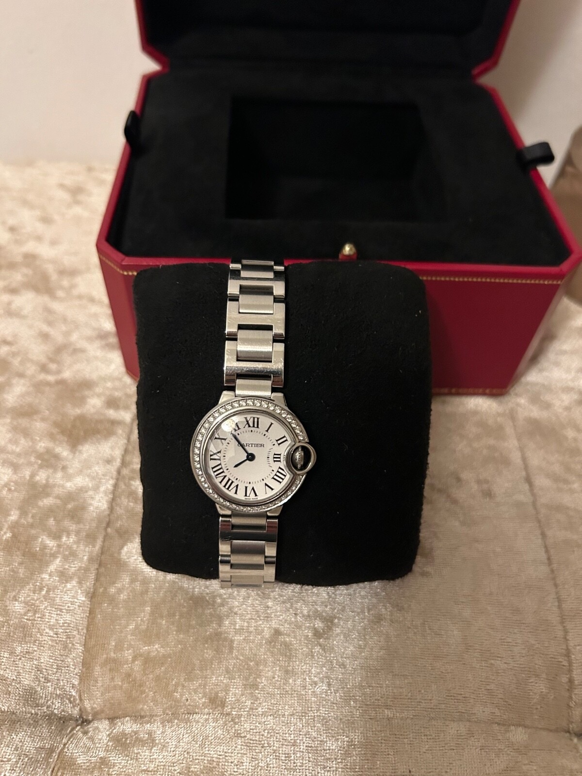 Montre Cartier Ballon Bleu argentée pour femme - Lunette sertie de diamants, modèle W4BB0015, 28 mm – Image 2