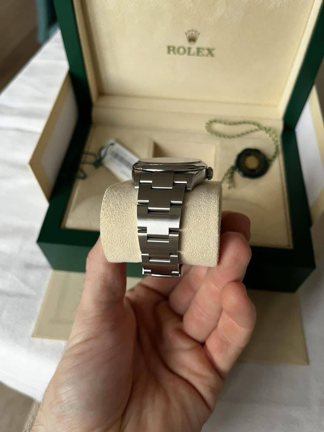 Rolex Oyster Perpetual 36 mm Verte 126000 2023, Boîte et papiers, Excellent état – Image 5
