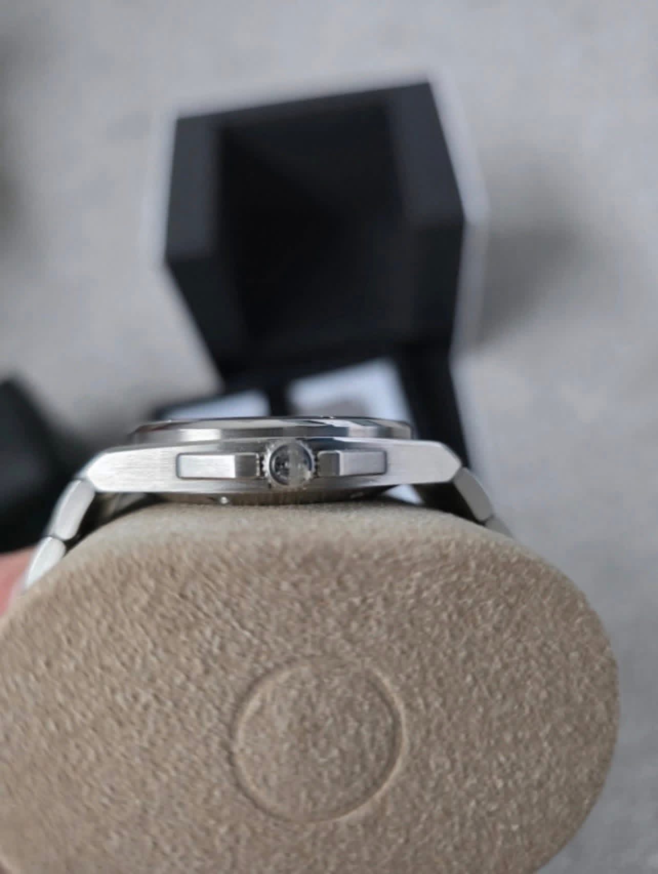 IWC Ingenieur Automatic 2024 Noir 40mm Boîte et papiers IW328901 – Image 9