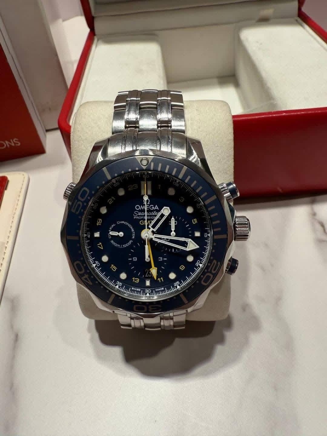 Omega Seamaster GMT Chronographe Coaxial Montre de plongée 300M 212.30.44.52.03.001 – Image 5