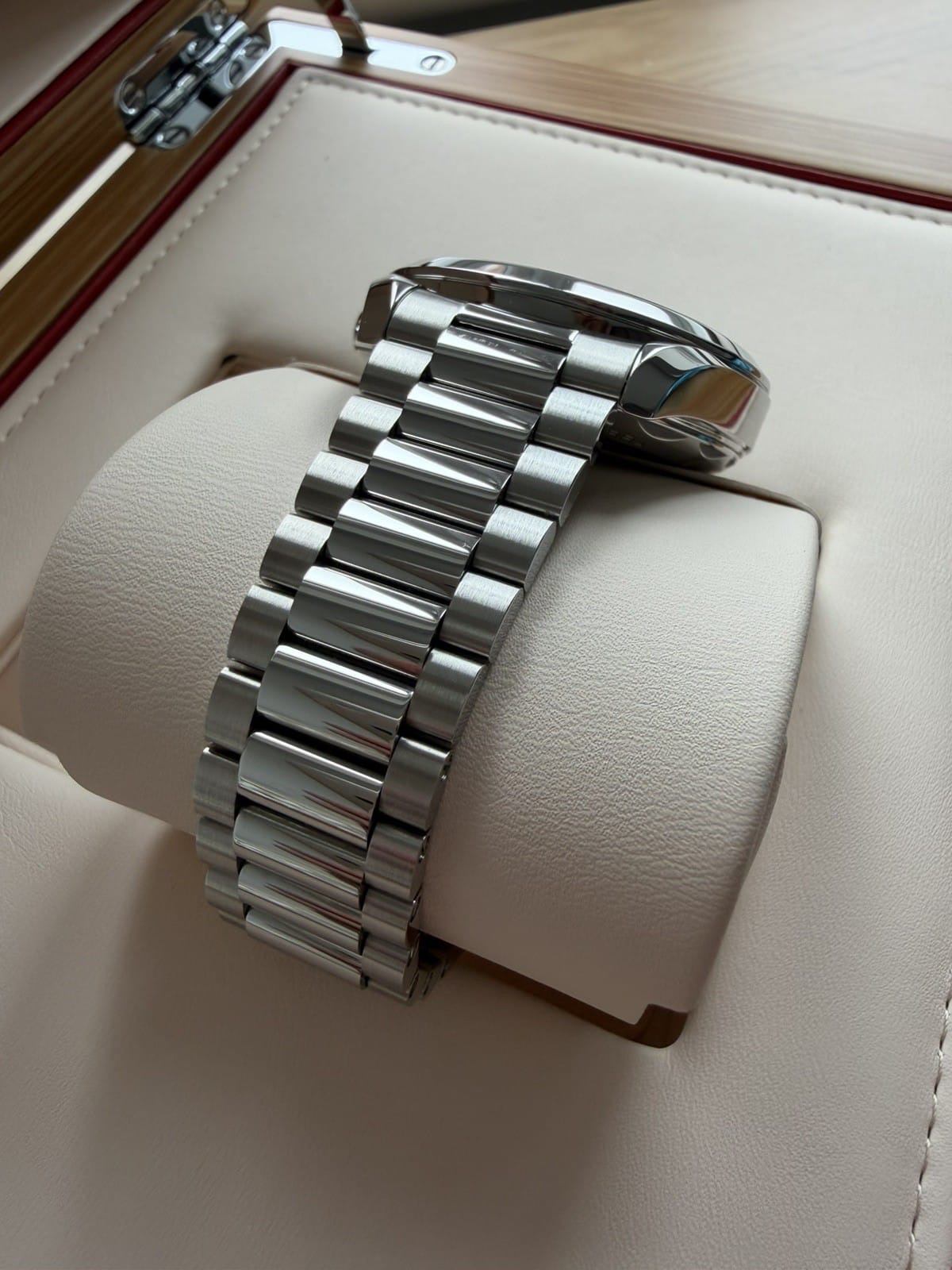 OMEGA Seamaster Aqua Terra laquée noire 2024 220.10.41.21.01.002 – Image 9