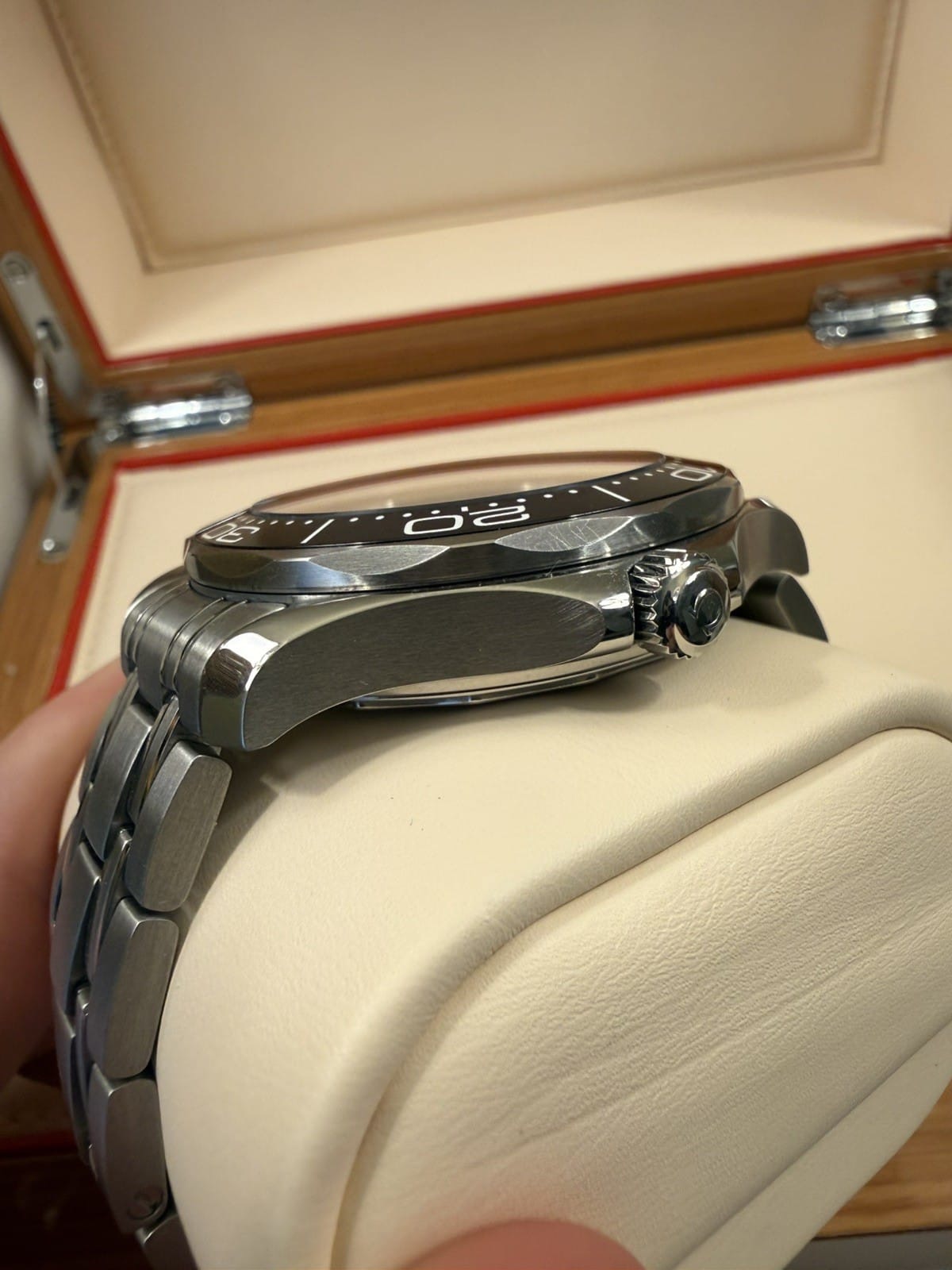 OMEGA Seamaster Diver 300M 210.30.42.20.01.001 Cadran Noir Modèle 2021 – Image 8