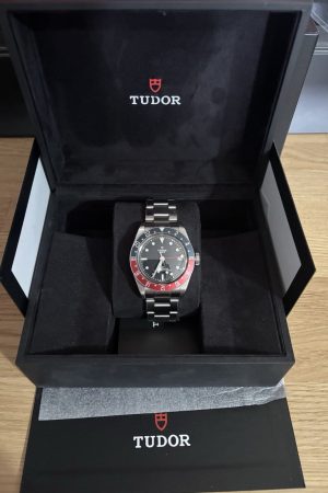 Montre automatique TUDOR Black Bay GMT 2022 M79830RB 41 mm, cadran Pepsi, ensemble complet