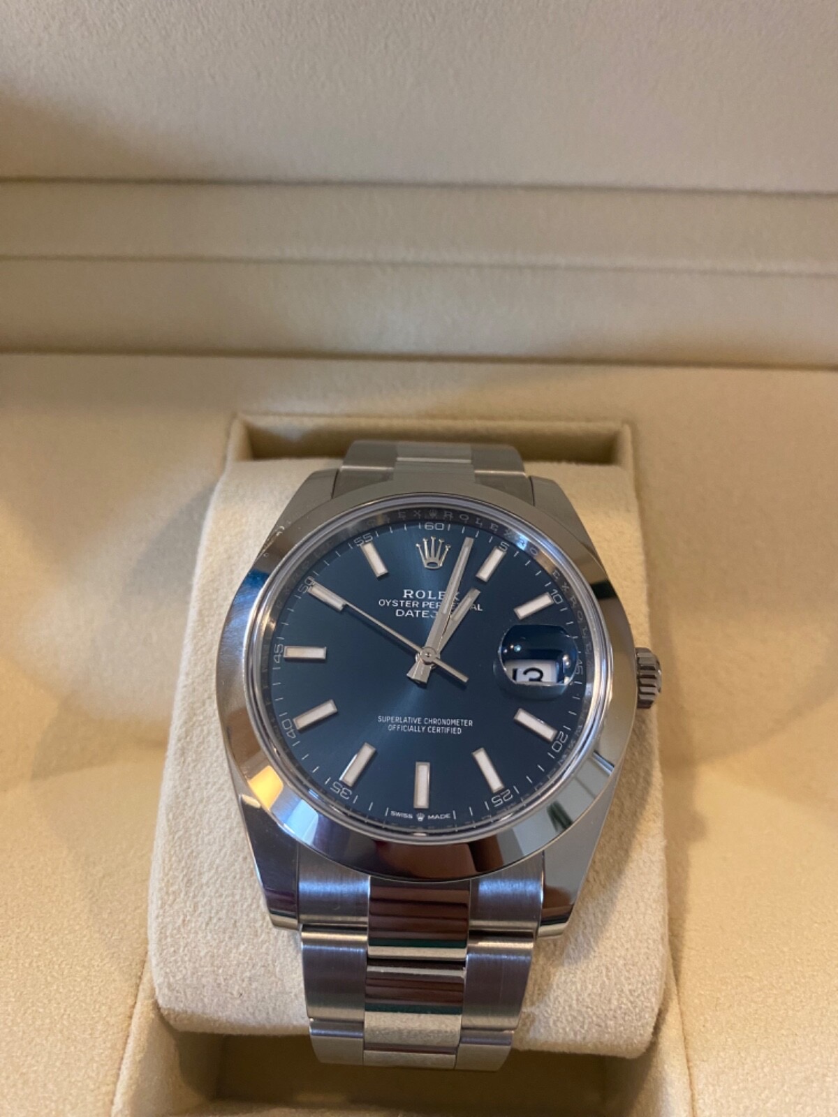 Rolex Date-Just 41 mm, acier Oystersteel, cadran bleu vif, réf. : 126300, août 2023 – Image 2