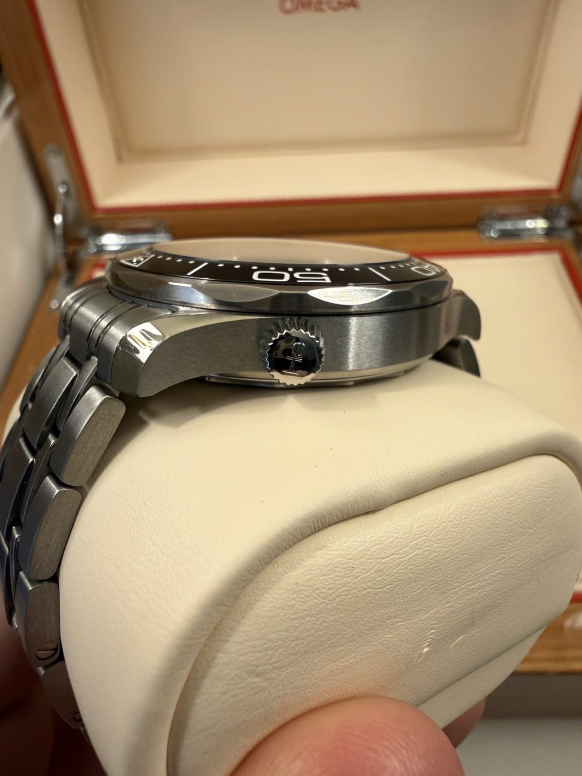 OMEGA Seamaster Diver 300M 210.30.42.20.01.001 Cadran Noir Modèle 2021 – Image 6