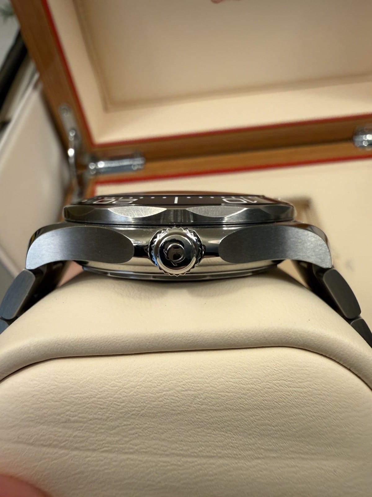 OMEGA Seamaster Diver 300M 210.30.42.20.01.001 Cadran Noir Modèle 2021 – Image 7