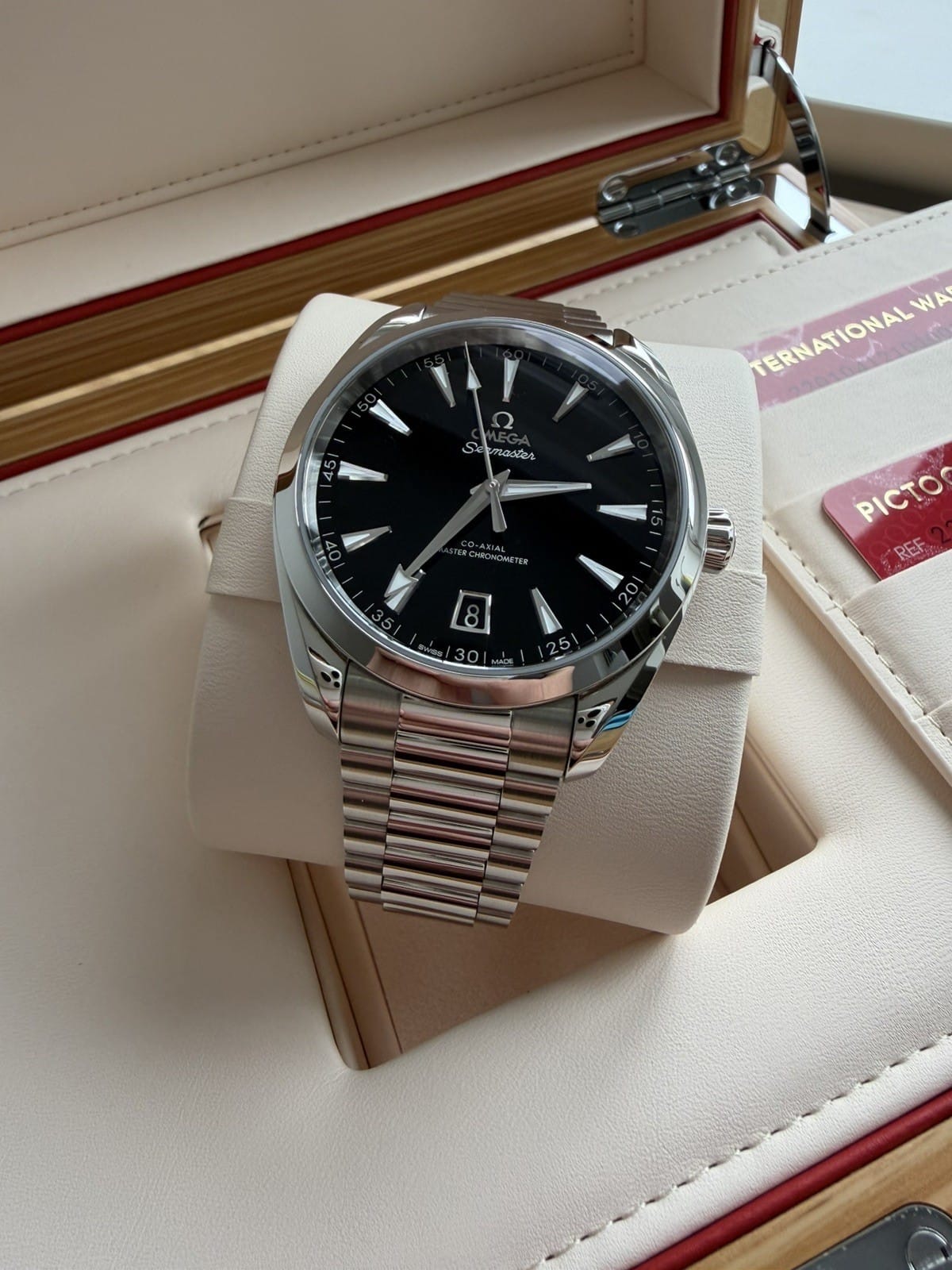 OMEGA Seamaster Aqua Terra laquée noire 2024 220.10.41.21.01.002 – Image 2