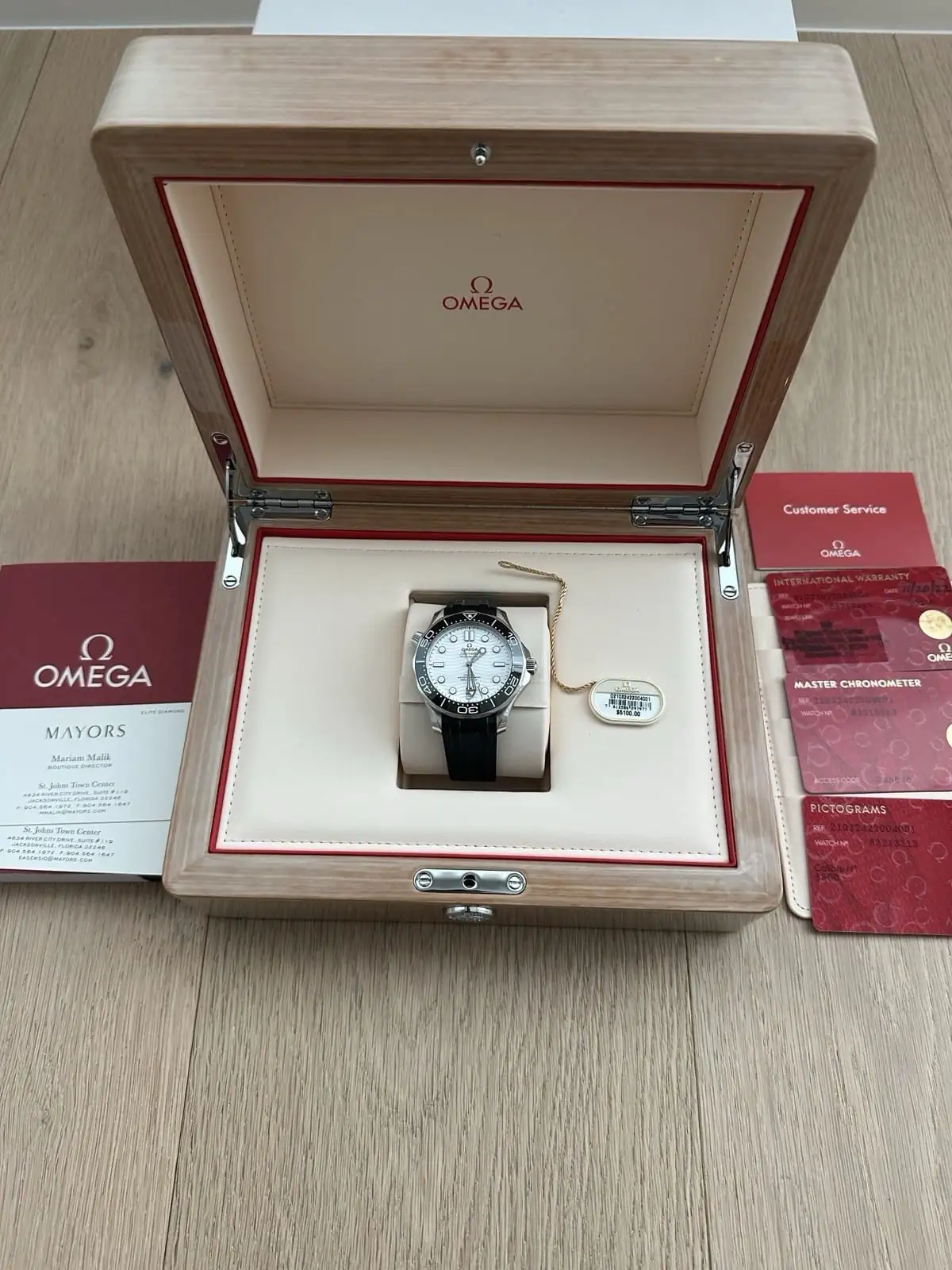 OMEGA Seamaster 300M Blanc 210.32.42.20.04.001 Bracelet déployant d'origine boîte, cartes et étiquette. – Image 22