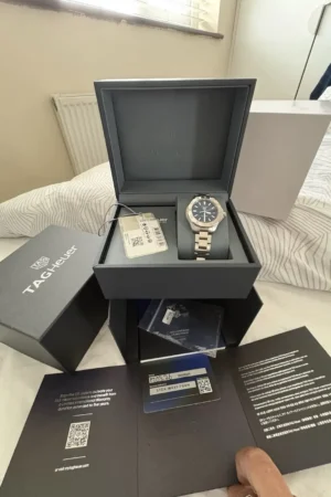 Montre Tag Heuer Solar Graph Aquaracer pour femme, cadran bleu