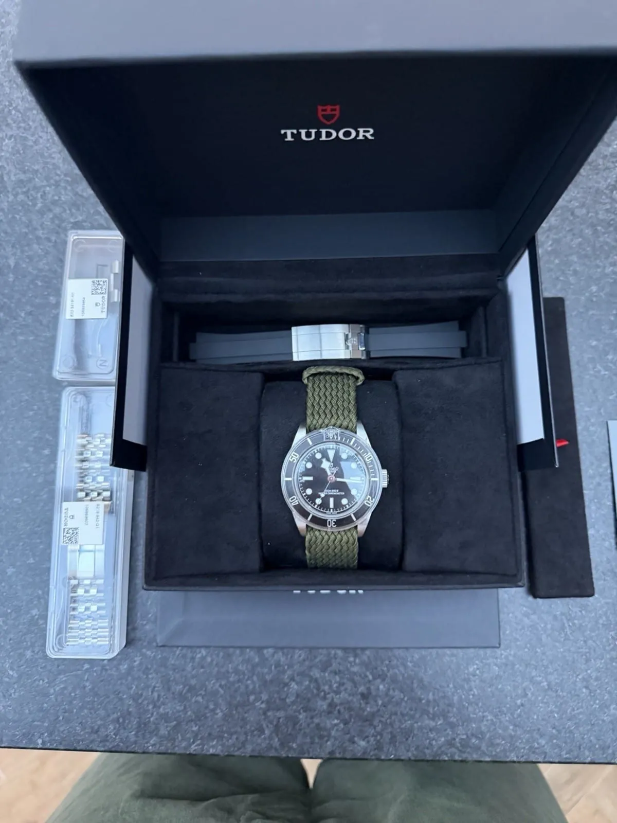 Tudor Black Bay 41 Monochrome - Bracelet Jubilee 5 maillons - Coffret complet 2025 - 7941A1A0NU – Image 17