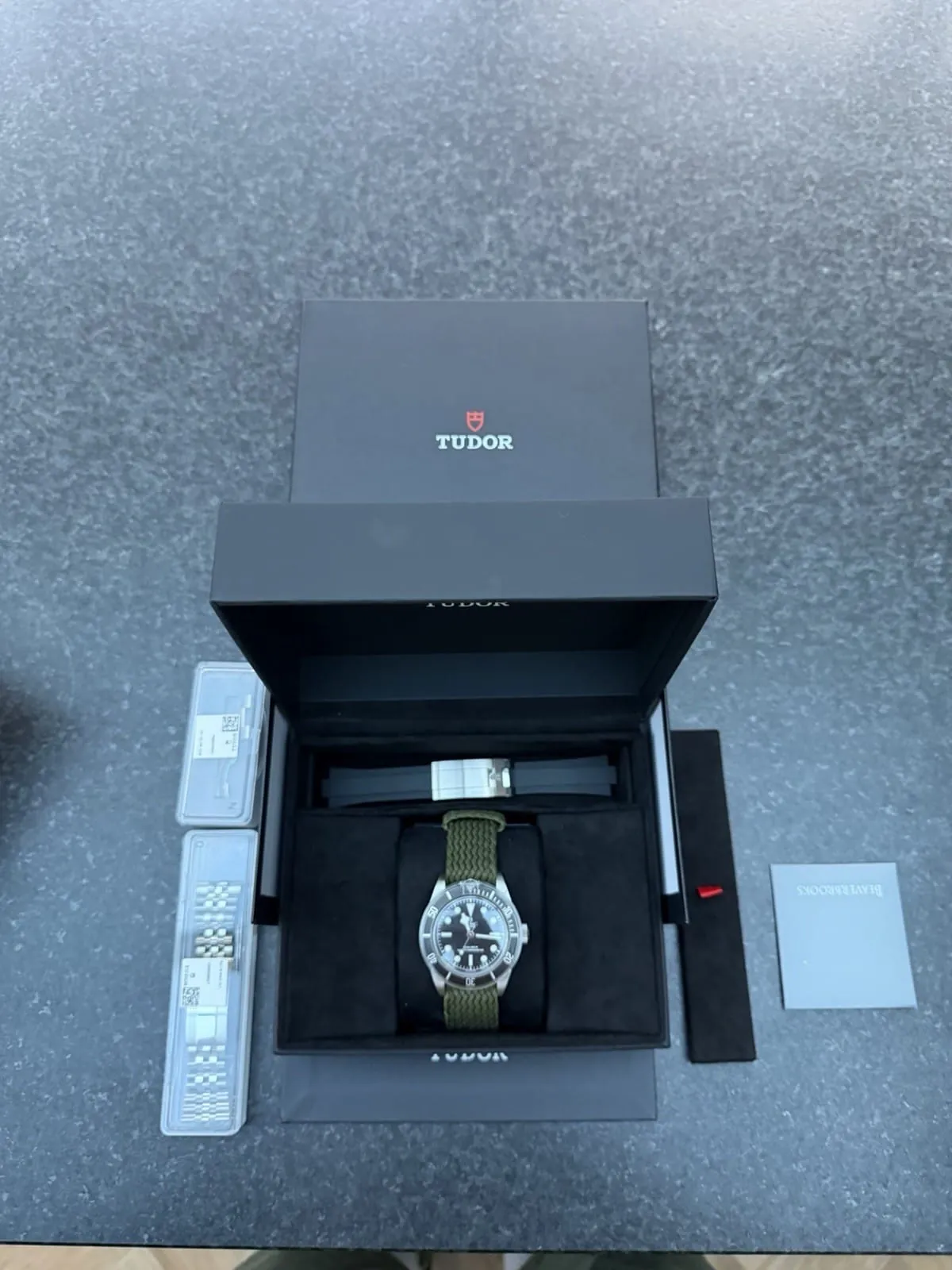 Tudor Black Bay 41 Monochrome - Bracelet Jubilee 5 maillons - Coffret complet 2025 - 7941A1A0NU – Image 16