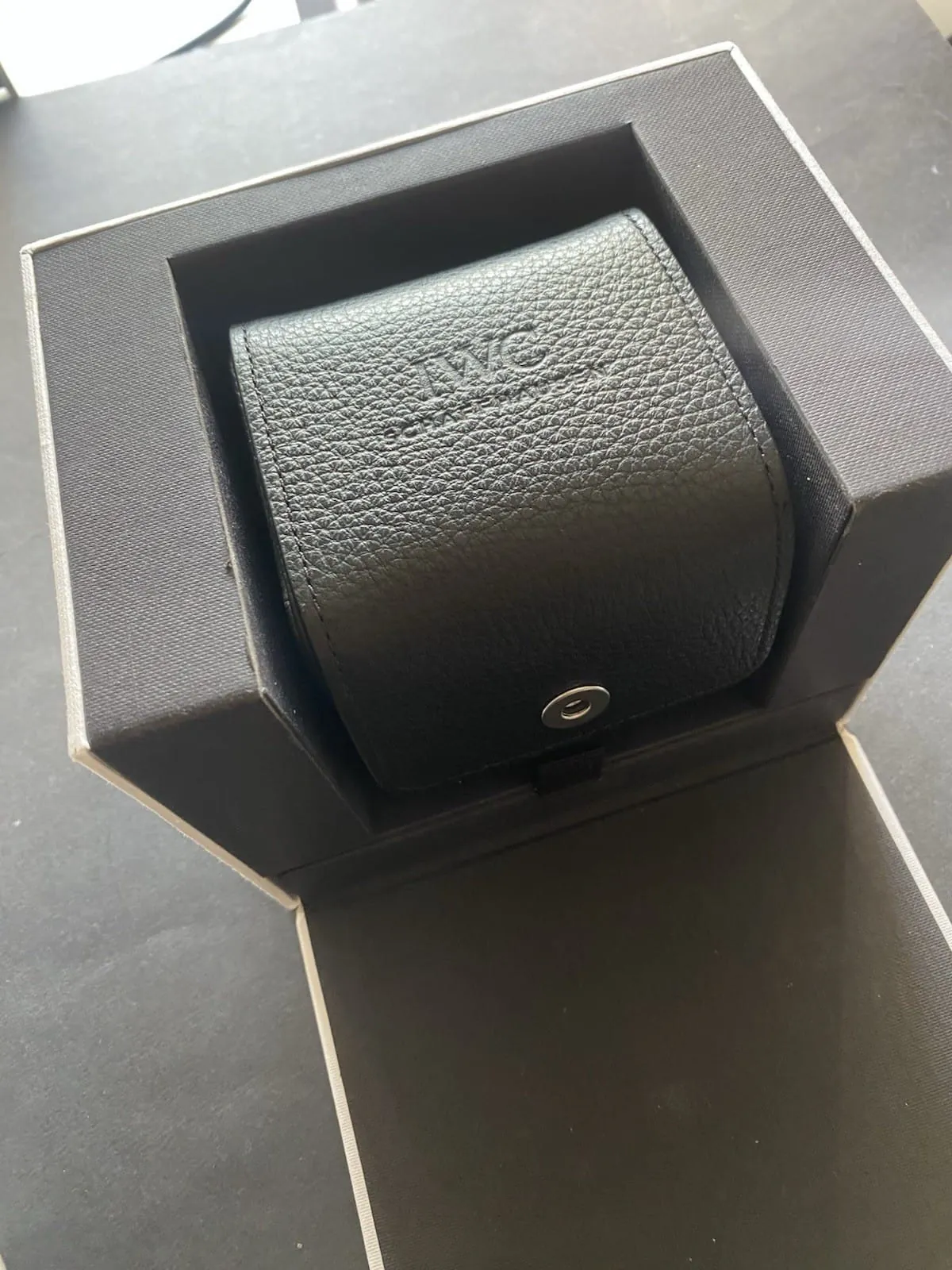 IWC Ingenieur 40 mm Cadran noir avec boîte et papiers – Image 15