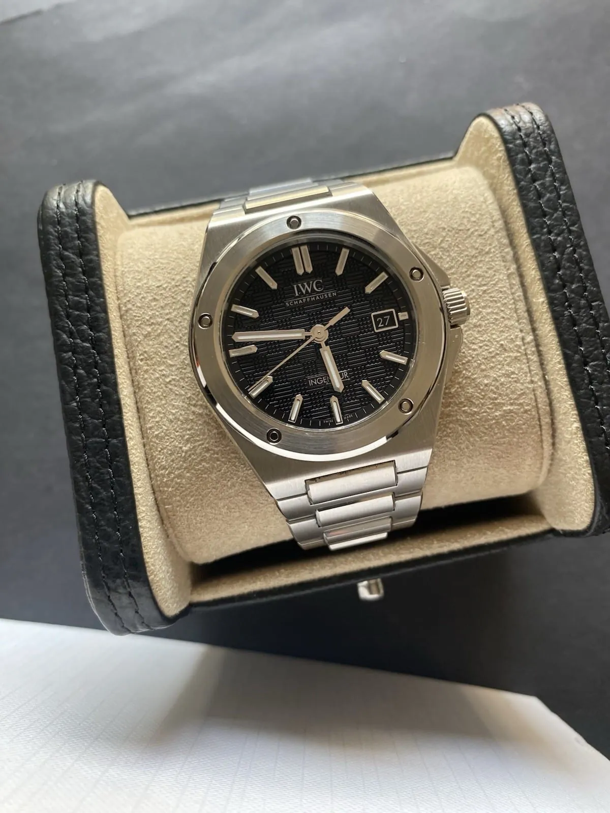 IWC Ingenieur 40 mm Cadran noir avec boîte et papiers – Image 2